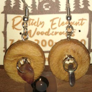 Poplar and amethyst gem earrings